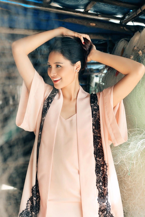 Sẵn sàng cho con gái thi hoa hậu.