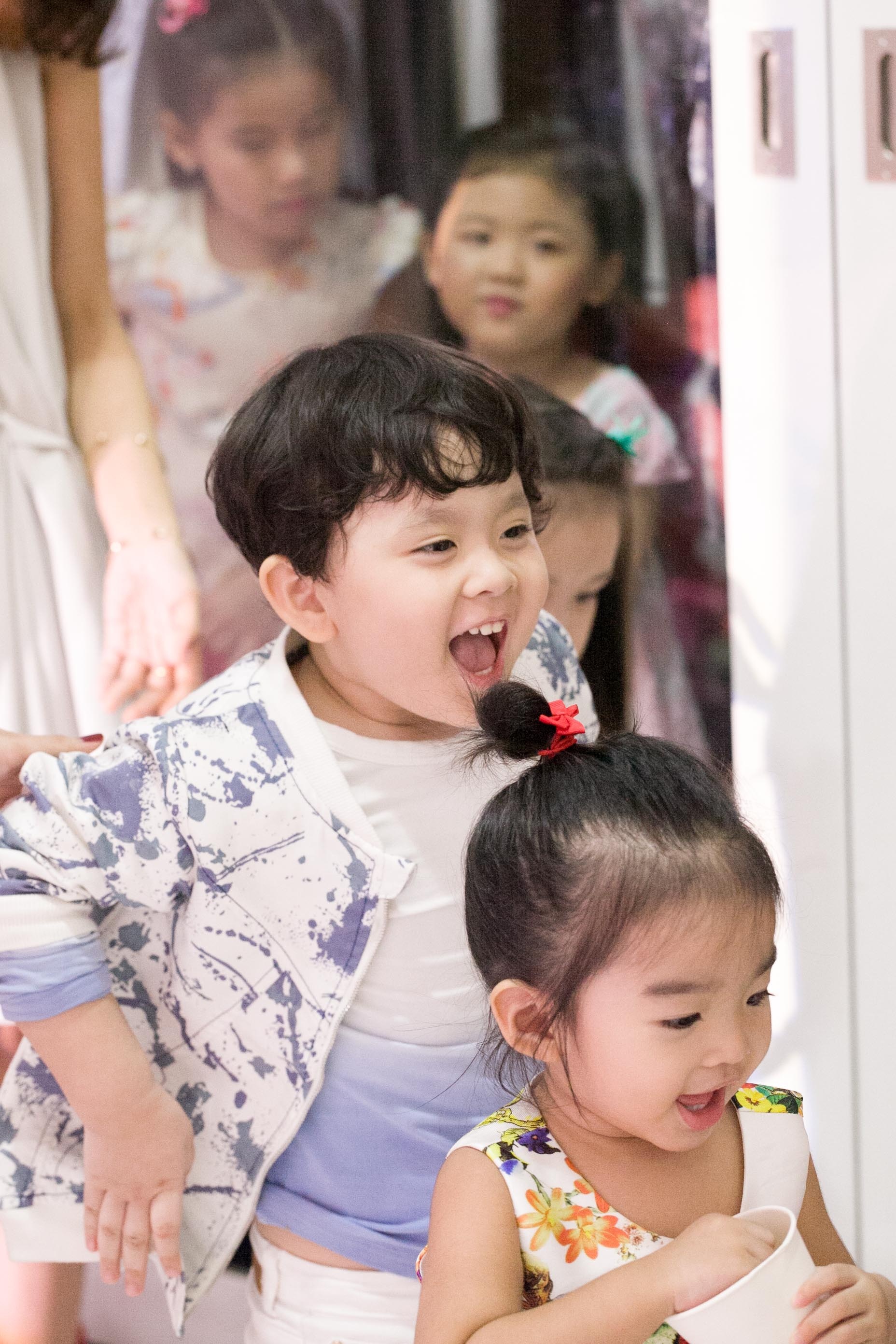 Trương Quỳnh Anh cho biết sushi là đứa bé hiếu động nhưng rất nghe lời mẹ. Mỗi khi xuất hiện chỗ đông người, vẻ ngoài dễ thương luôn khiến cậu được chú ý.