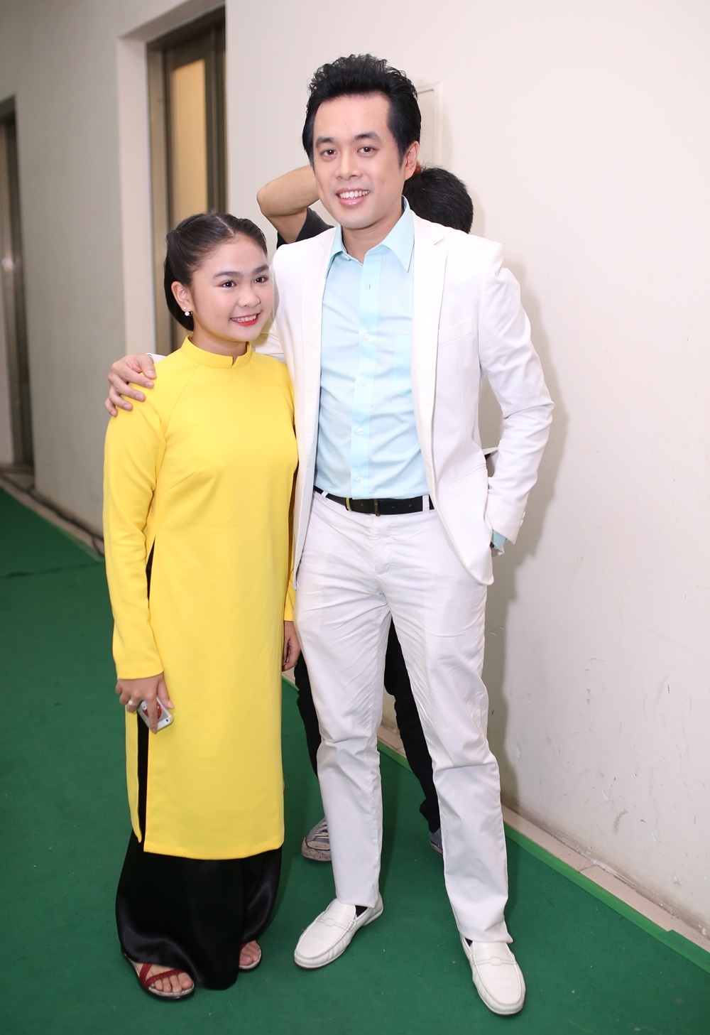 Cô bé Đu Đủ và “đàn em” Công Quốc và Nhã Thy sẽ kết hợp trong một tiết mục mang ẩm hưởng dân ca rất đáng yêu. Ngoài phần hát, bộ ba còn thể hiện khả năng diễn xuất.