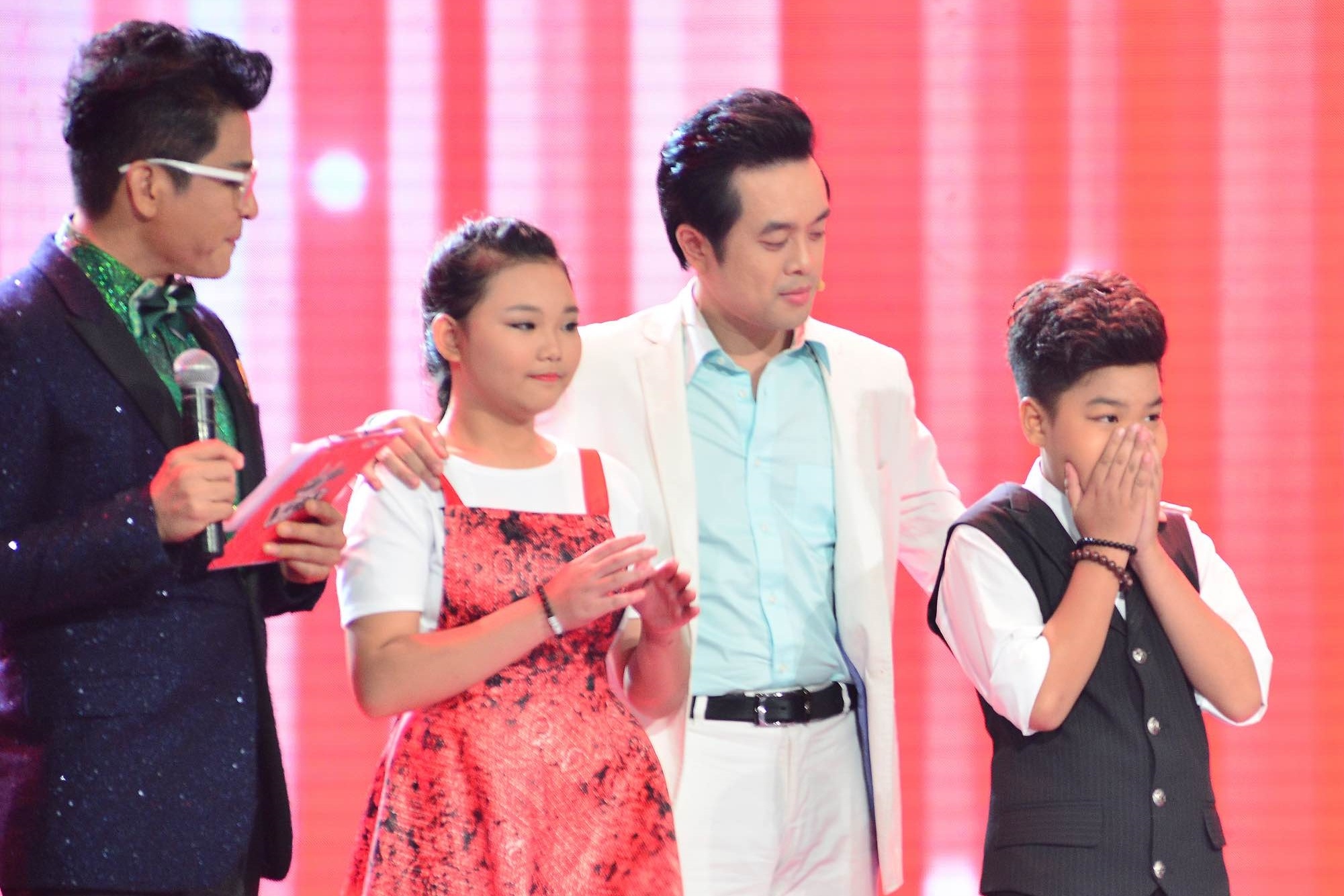 Tiến Quang đại diện team Dương Khắc Linh tranh ngôi quán quân. Em vượt qua Hà Minh với gần 58%.