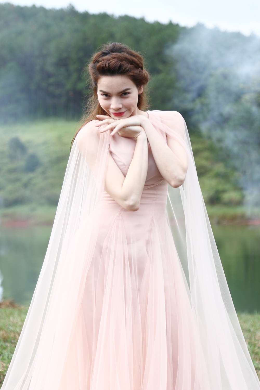 Tội lỗi là sáng tác của nhạc sĩ Nguyễn Hồng Thuận dành riêng cho Hồ Ngọc Hà. Ca khúc buồn mang giai điệu da diết và đầy tính tự sự.