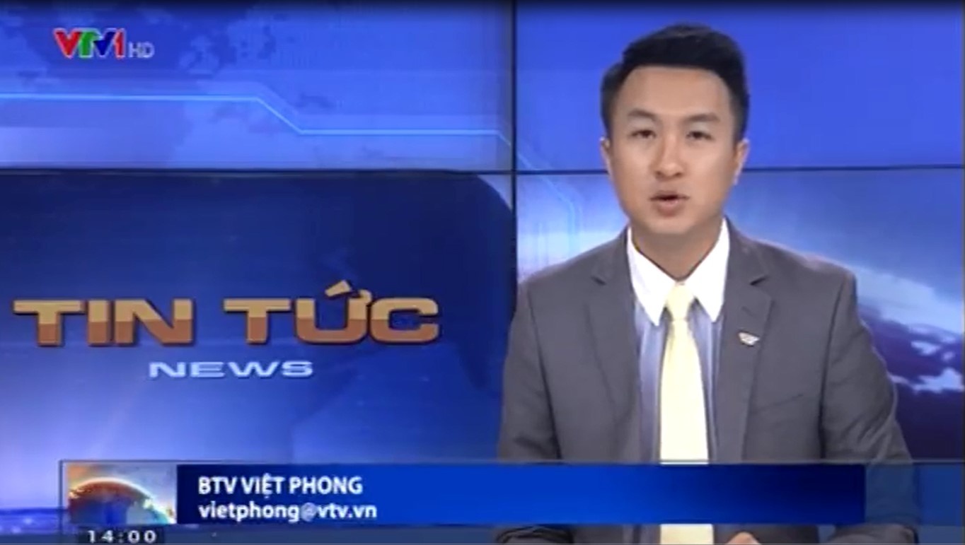 BTV Việt Phong dẫn chương trình thời sự của Đài truyền hình Quốc gia.