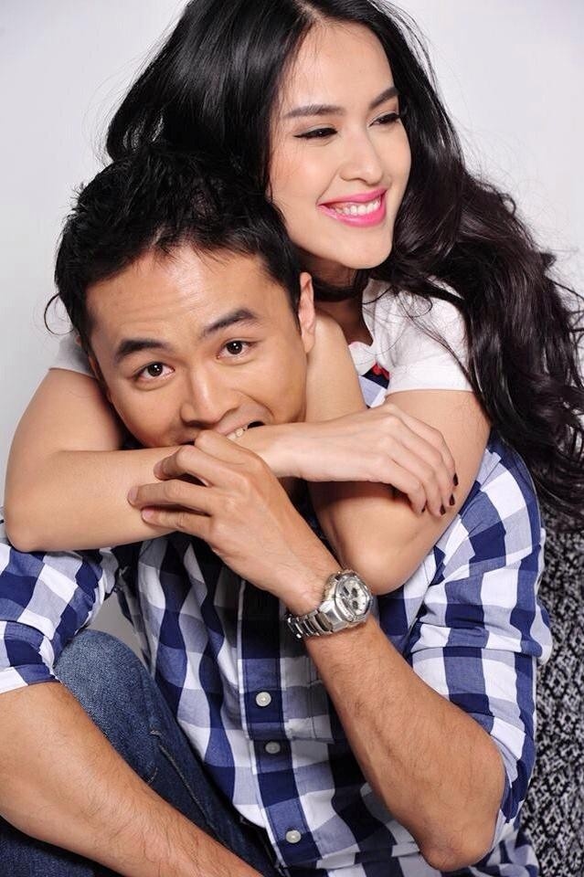 Thời điểm đó, nữ diễn viên Tú Vi vừa chấm dứt chuyện tình cũ nên luôn sợ tổn thương khi mở lòng đón nhận tình yêu mới. Trong khi đó, Văn Anh cũng trong giai đoạn chưa giải quyết hết những vướng mắc với mối quan hệ cá nhân ngoài Hà Nội. Do đó, để chinh phục Tú Vi, Văn Anh vừa phải đau đầu dứt điểm chuyện quá khứ, vừa tìm mọi cách để chứng minh tấm lòng với cô gái mà mình yêu thương