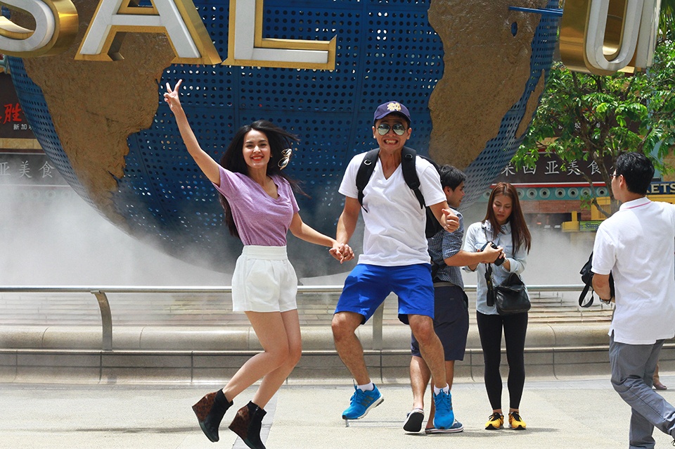 Văn Anh chia sẻ: “Tú Vi bất an và cảm thấy không an toàn là đúng. Khi một cô gái đã từng trải qua nhiều tổn thương về mặt tình cảm, mà người đàn ông của mình chưa thực sự giải quyết được hết quá khứ, thì việc cả hai xảy ra mâu thuẫn là điều đương nhiên. Thật may mắn bây giờ mọi chuyện đã ổn.”