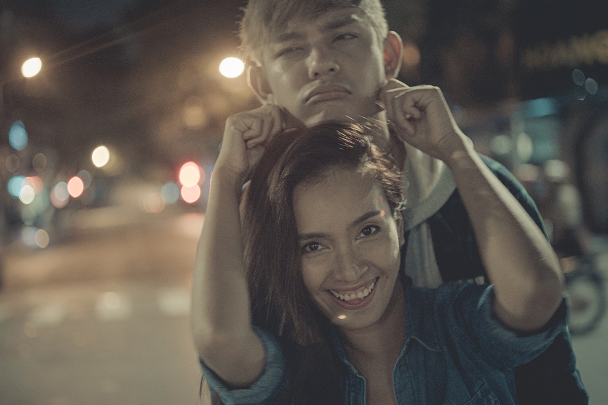 Ai Phuong ngai ngung sam vai ban gai Son Ngoc Minh hinh anh