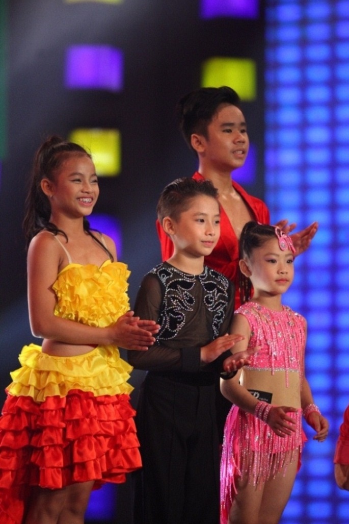 Bằng sự tự tin, khả năng trình diễn điêu luyện và động tác chắc khỏe; Tuấn Phong – Phúc Nhi hoàn toàn chinh phục ban giám khảo, trở thành thành viên chính thức của Biệt đội tinh nghịch. 