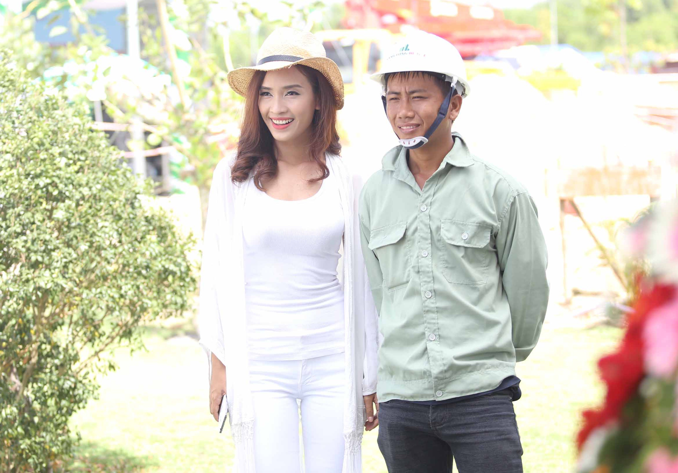 Ai Phuong doi nang chay show o Dong Nai hinh anh