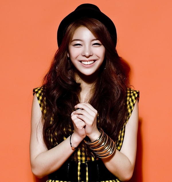 #8 Ailee – “Mind Your Own Business” – 391,114 bản