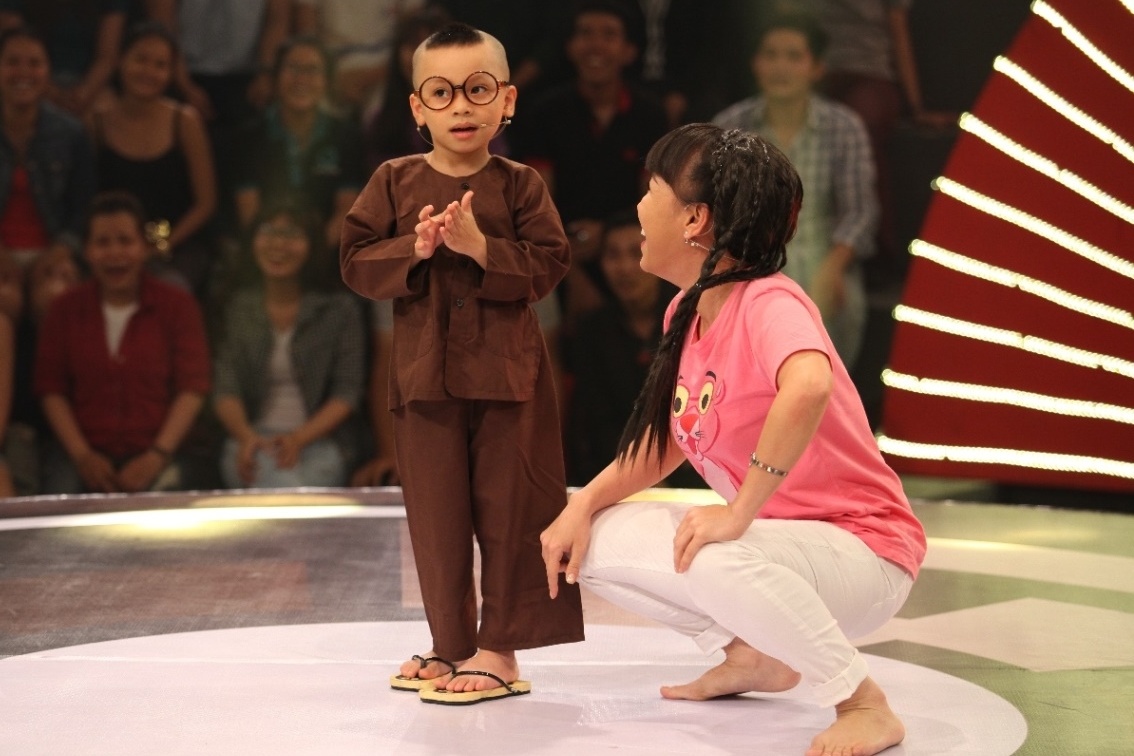 Cau be 4 tuoi gianh 40 trieu tu Tran Thanh - Viet Huong hinh anh