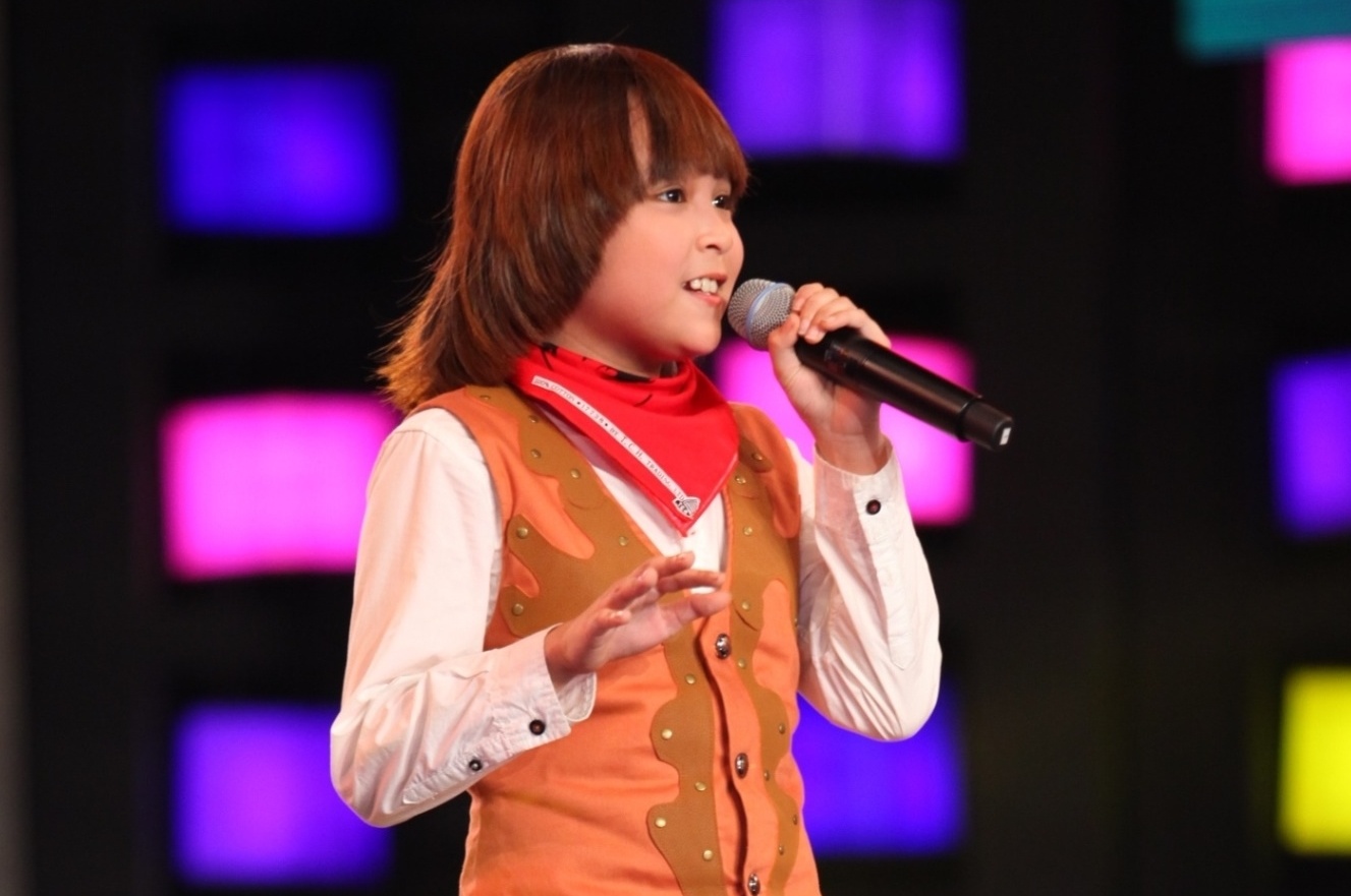 Hot boy nhi trinh dien 'Bang Bang' day lang tu hinh anh