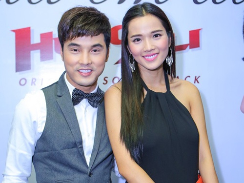 Ung Hoang Phuc cham soc vo mang bau 4 thang o su kien hinh anh