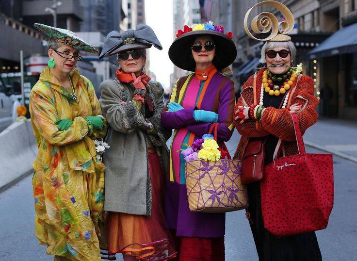 Ở tuổi 20, với các cô gái và chàng trai thì thời trang là một cuộc chơi vô tư và đầy mê hoặc. Đến ngưỡng 30-40, hầu hết họ có những nhận thức rõ ràng hơn về thứ gọi là phong cách - chủ yếu là những gì thanh lịch, hợp mốt và đẳng cấp.