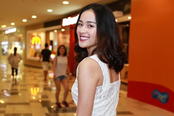 Ha Vi lan dau di su kien sau khi hen ho Cuong Do la hinh anh