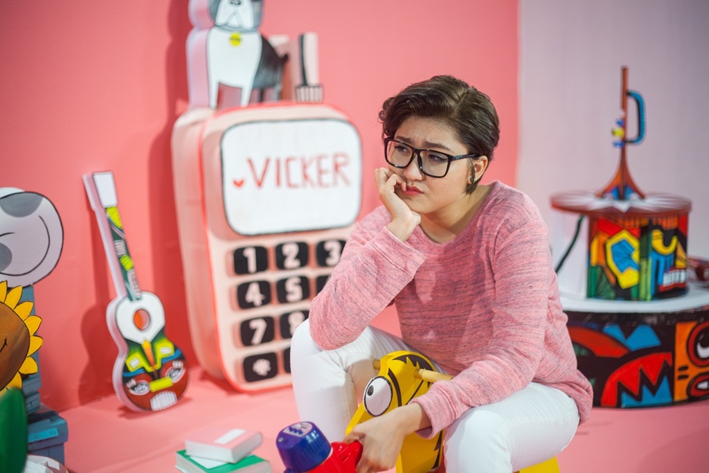 Vicky Nhung lot bo hinh tuong tomboy trong MV moi hinh anh