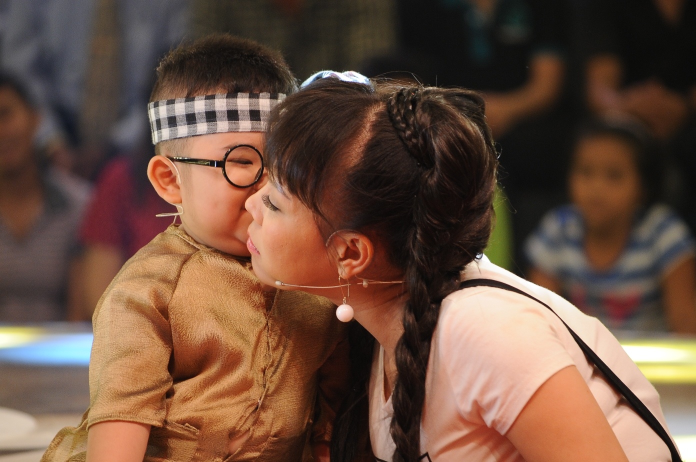 Cậu nhóc được bộ đôi danh hài dành nhiều tình cảm vì sự dễ thương.