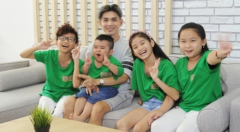 Dai Nhan dan hoc tro tham quan nha moi tri gia 7 ty dong hinh anh