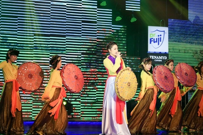 Trong đêm thi Sao Việt toàn năng phát sóng tối 7/12, nhà sản xuất chương trình cho biết Nhật Kim Anh đã ngất xỉu trên sân khấu vì đuối sức. Tuy nhiên, hình ảnh này đã bị cắt trước khi lên sóng. Theo đó, nữ diễn viên xinh đẹp bị ốm trước đêm thi, cô uống thuốc nhưng bị dị ứng, tuy vậy, người đẹp vẫn cầm cự để thể hiện xong ca khúc Liên khúc dân ca ba miền.