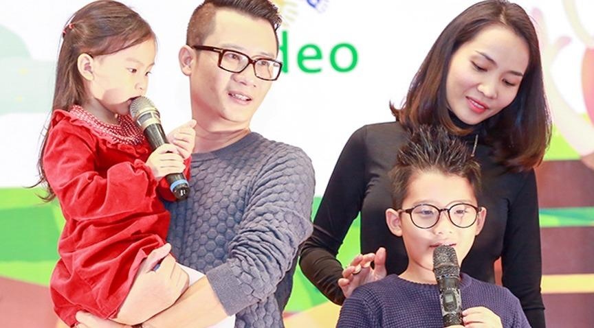 Gia dinh Hoang Bach cung nhau di su kien hinh anh