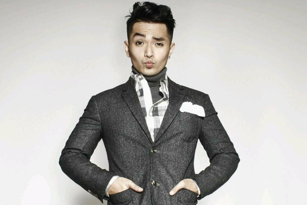 Pham Hong Phuoc hat nhac 18+ hinh anh