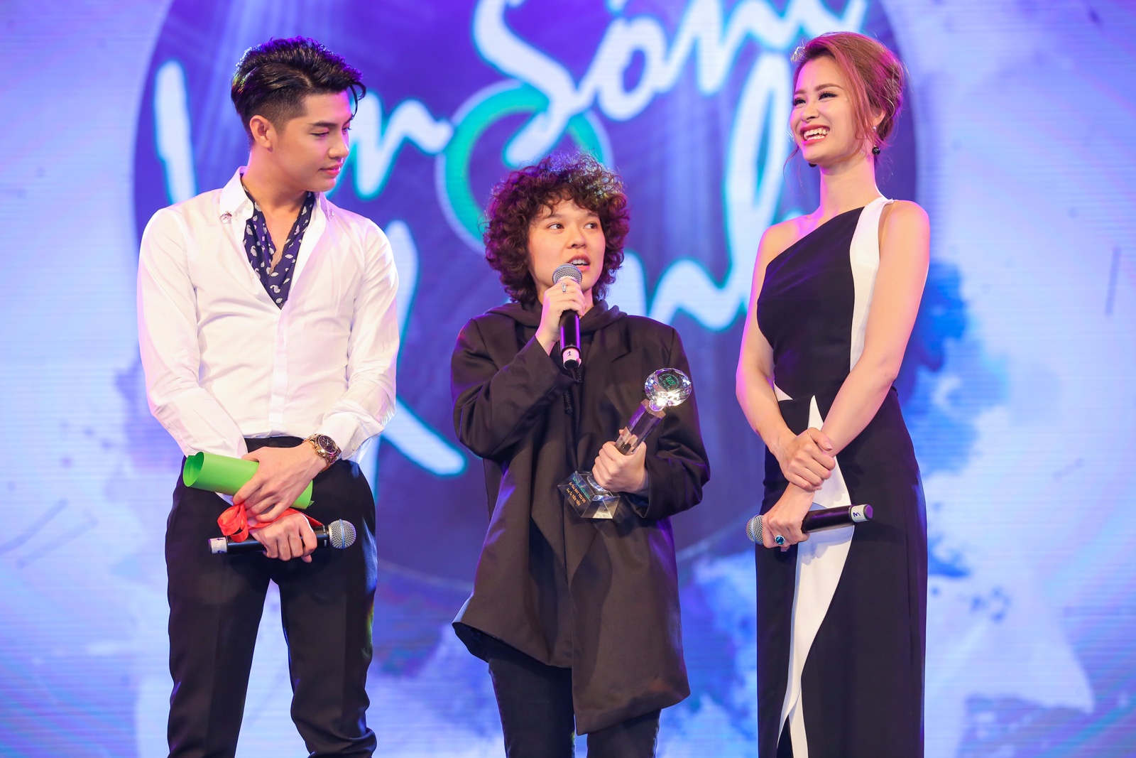 Tiên Tiên cũng lập hattrick với 3 danh hiệu.