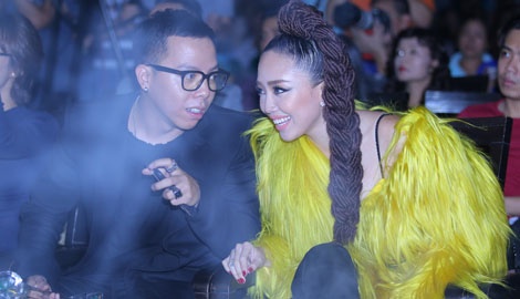 Toc Tien - Hoang Touliver than mat o Lan Song Xanh hinh anh