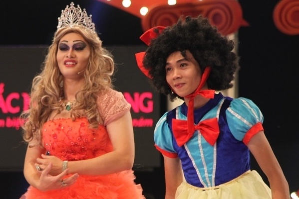 Bach Tuyet phien ban loi khien Viet Huong khiep so hinh anh