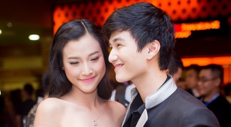 Huynh Anh ghen khi nguoi yeu gan gui ban dien hinh anh