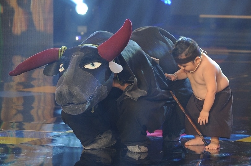 Ku Tin tro tai huan luyen trau hinh anh