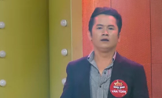 Thi sinh nam hat giong nu khien khan gia ngo ngang hinh anh