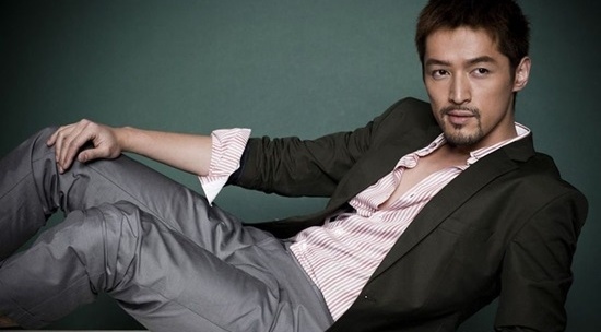 Nam dien vien bi khau hon 100 mui sau tai nan kinh hoang hinh anh