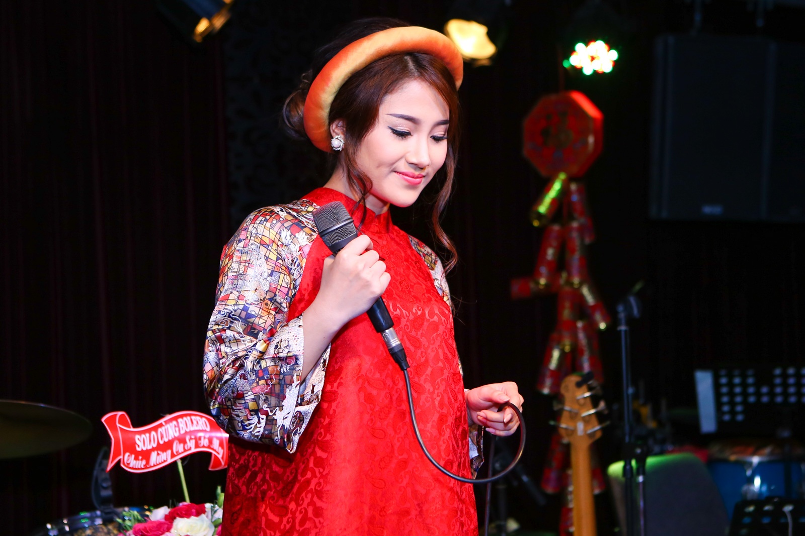 Hot girl Solo cung bolero phat hanh album truoc chung ket hinh anh