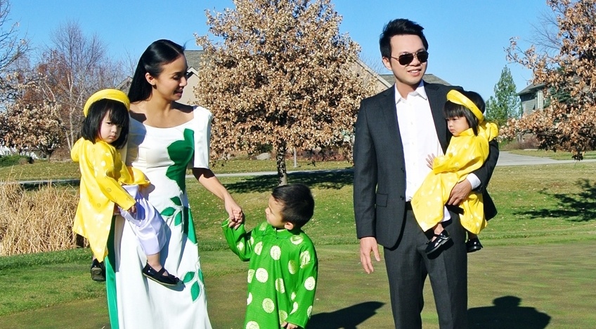 Vo chong Huyen Ny dan 3 con du xuan tren dat My hinh anh