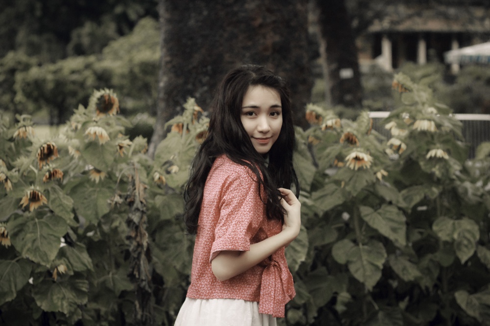 Tu Nhien Buon -Hoa Minzy hinh anh