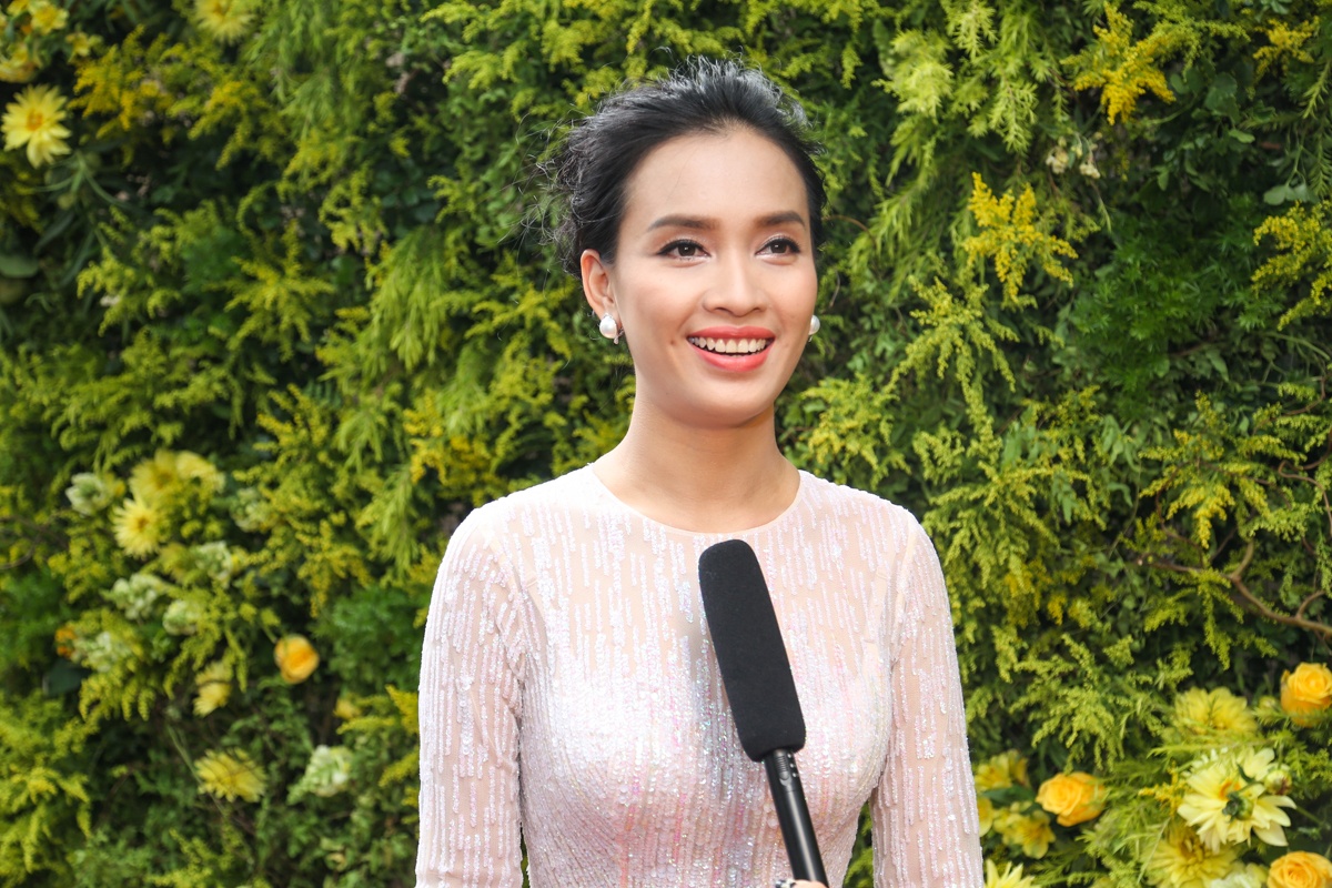 Toi thay hoa vang tren co xanh - Ai Phuong hinh anh