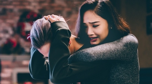 Miu Le khoc het nuoc mat vi ban trai trong MV moi hinh anh