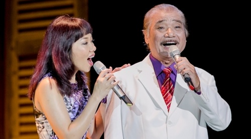 NSND Tran Hieu tre trung hat cung con gai hinh anh