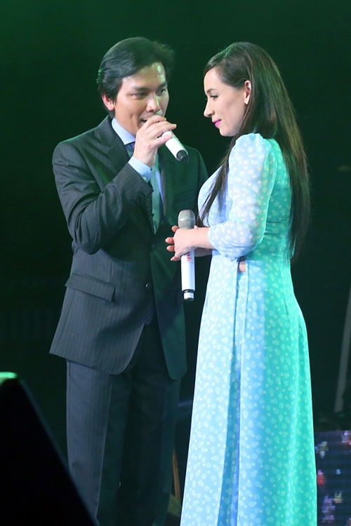 Mạnh Quỳnh về nước làm live show,  Mạnh Quỳnh yêu Phi Nhung,  vợ con Mạnh Quỳnh ảnh 3 Manh Quynh ve nuoc lam live show,  Manh Quynh yeu Phi Nhung,  vo con Manh Quynh anh 3