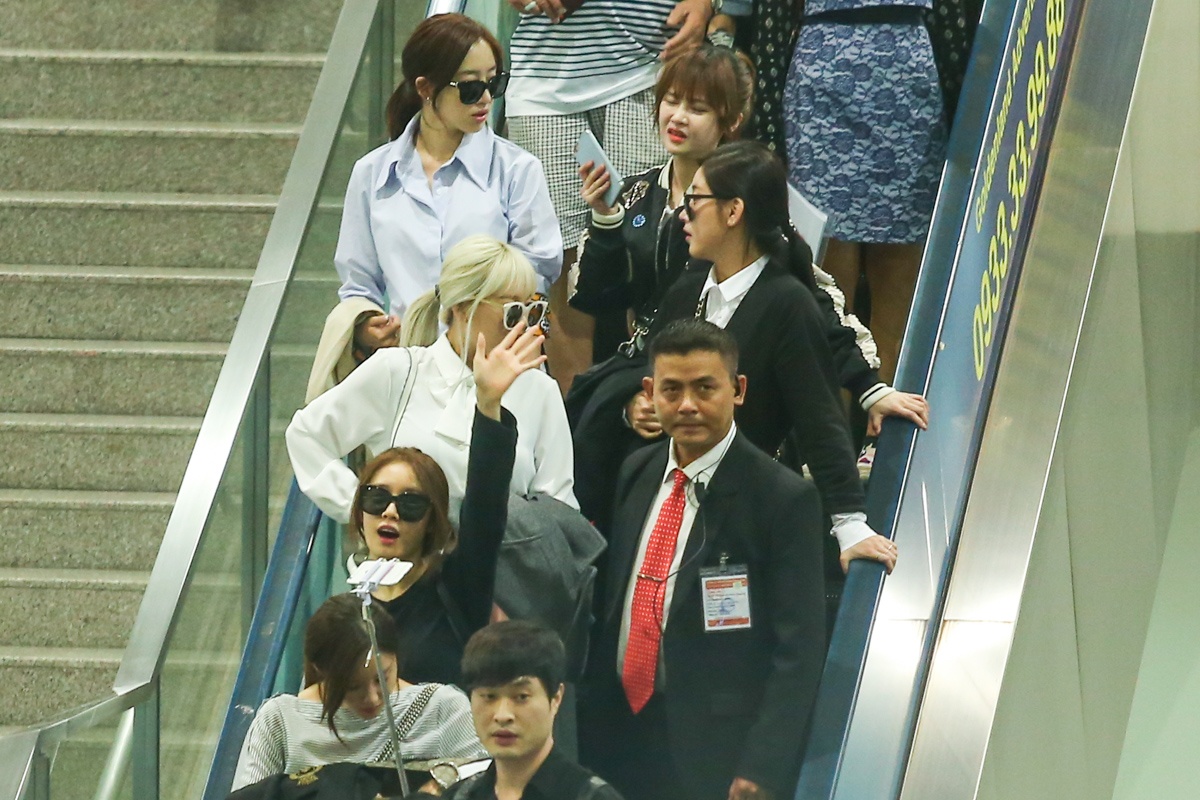 T-ara sang Viet Nam,  nhom nhac Han Quoc quan Viet Nam,  ngoi sao Han Quoc sang Viet Nam,  Fan T-ara gay nao loan anh 1