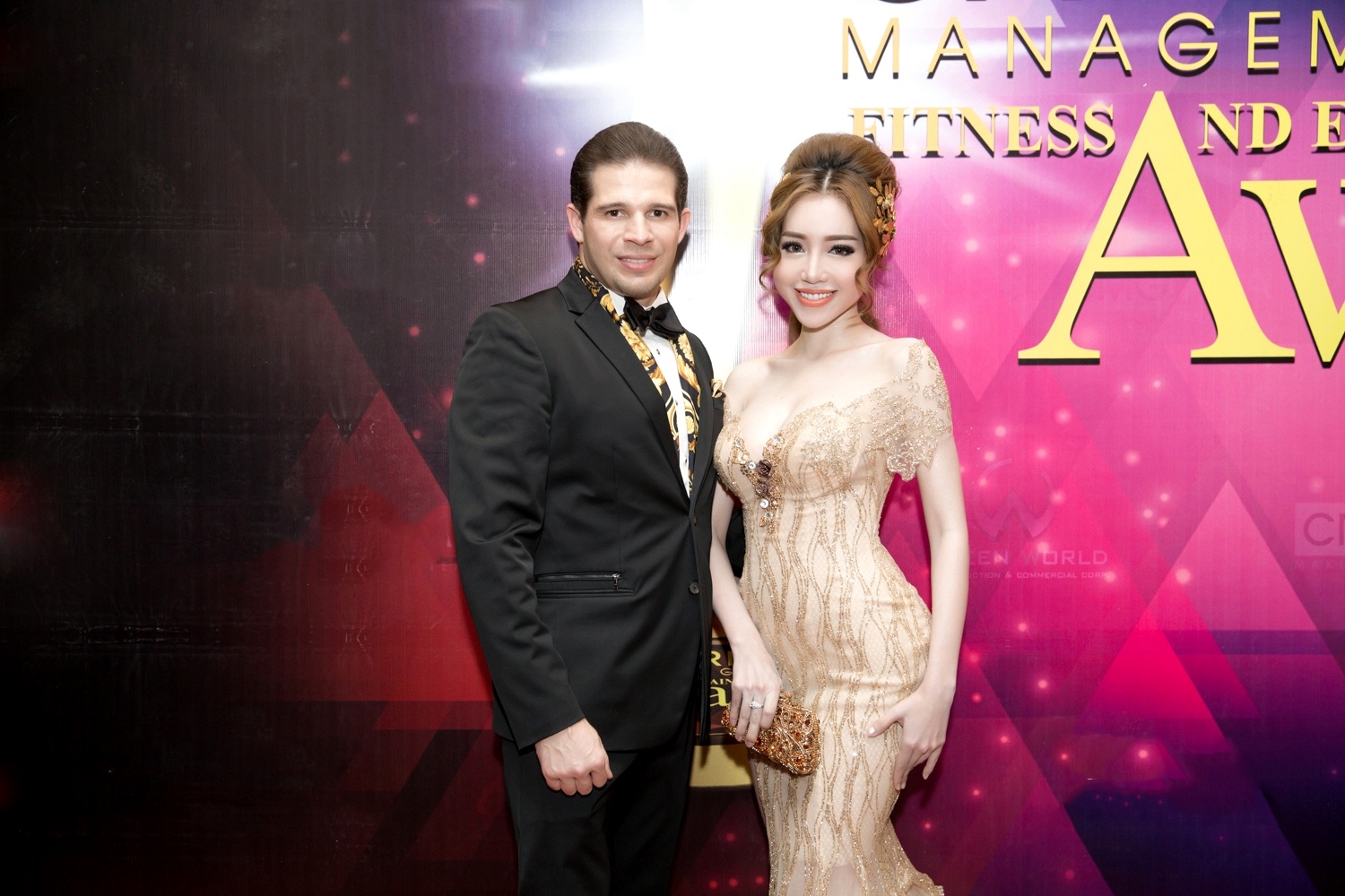 Hồ Ngọc Hà đi sự kiện sau scandal, scandal tình ái Hồ Ngọc Hà, Hồ Ngọc Hà rạng rỡ sau scandal ảnh 7 Ho Ngoc Ha di su kien sau scandal, scandal tinh ai Ho Ngoc Ha, Ho Ngoc Ha rang ro sau scandal anh 7