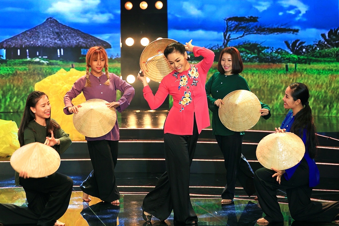 chương trình Hãy nghe tôi hát,  Hãy nghe tôi hát tập 2,  Nhật Kim Anh chị chê khi làm cô Thắm ảnh 1 chuong trinh Hay nghe toi hat,  Hay nghe toi hat tap 2,  Nhat Kim Anh chi che khi lam co Tham anh 1