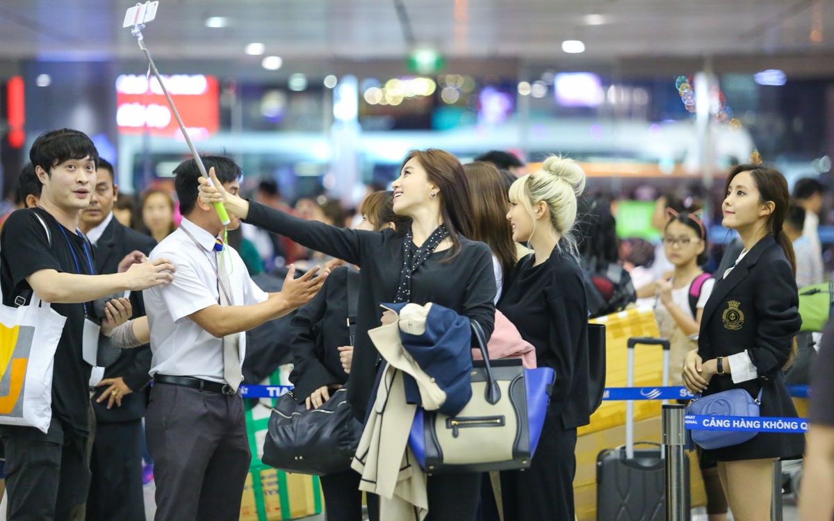 T-ara den Viet Nam,  fan Viet tang qua T-ara anh 3