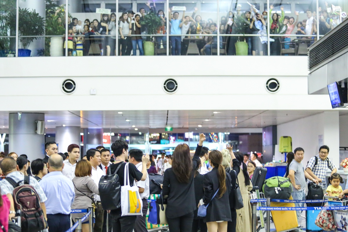 T-ara den Viet Nam,  fan Viet tang qua T-ara anh 4