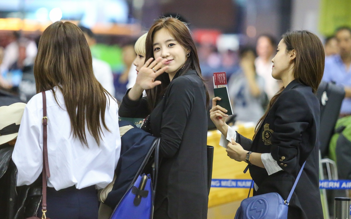 T-ara den Viet Nam,  fan Viet tang qua T-ara anh 1