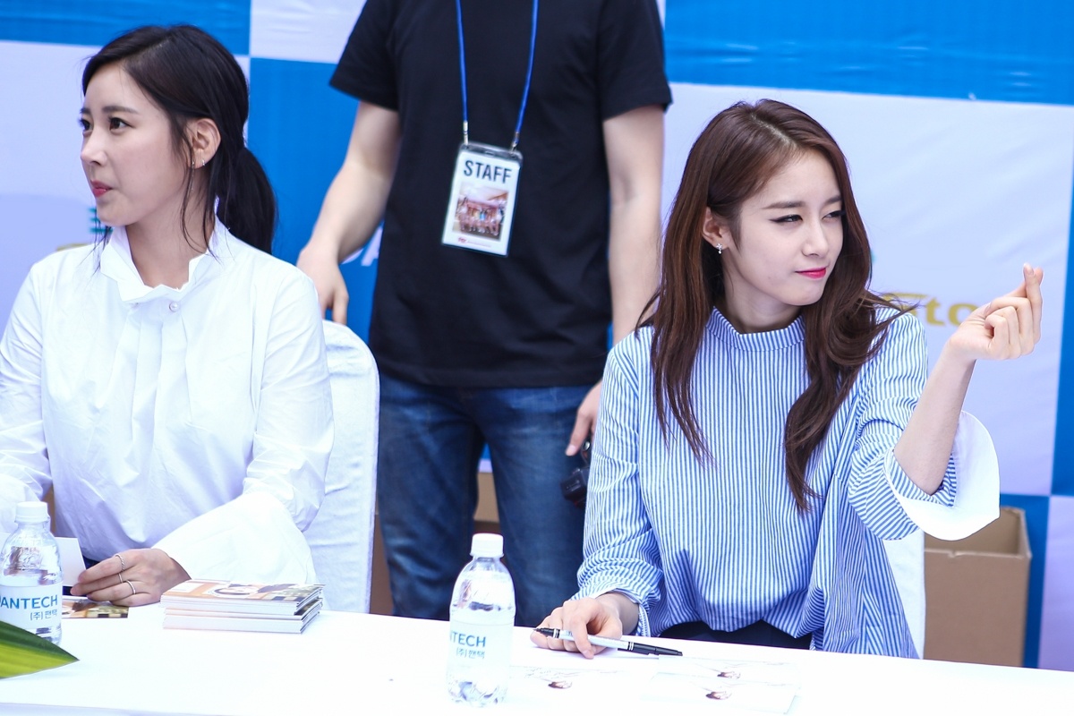 T-ara den Viet Nam,  fan Viet tang qua T-ara anh 6