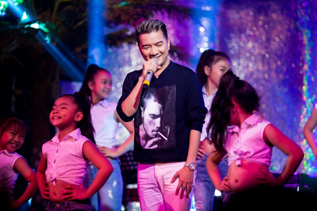 Dam Vinh Hung day hoc tro,  Dam Vinh Hung day ca si tre anh 2