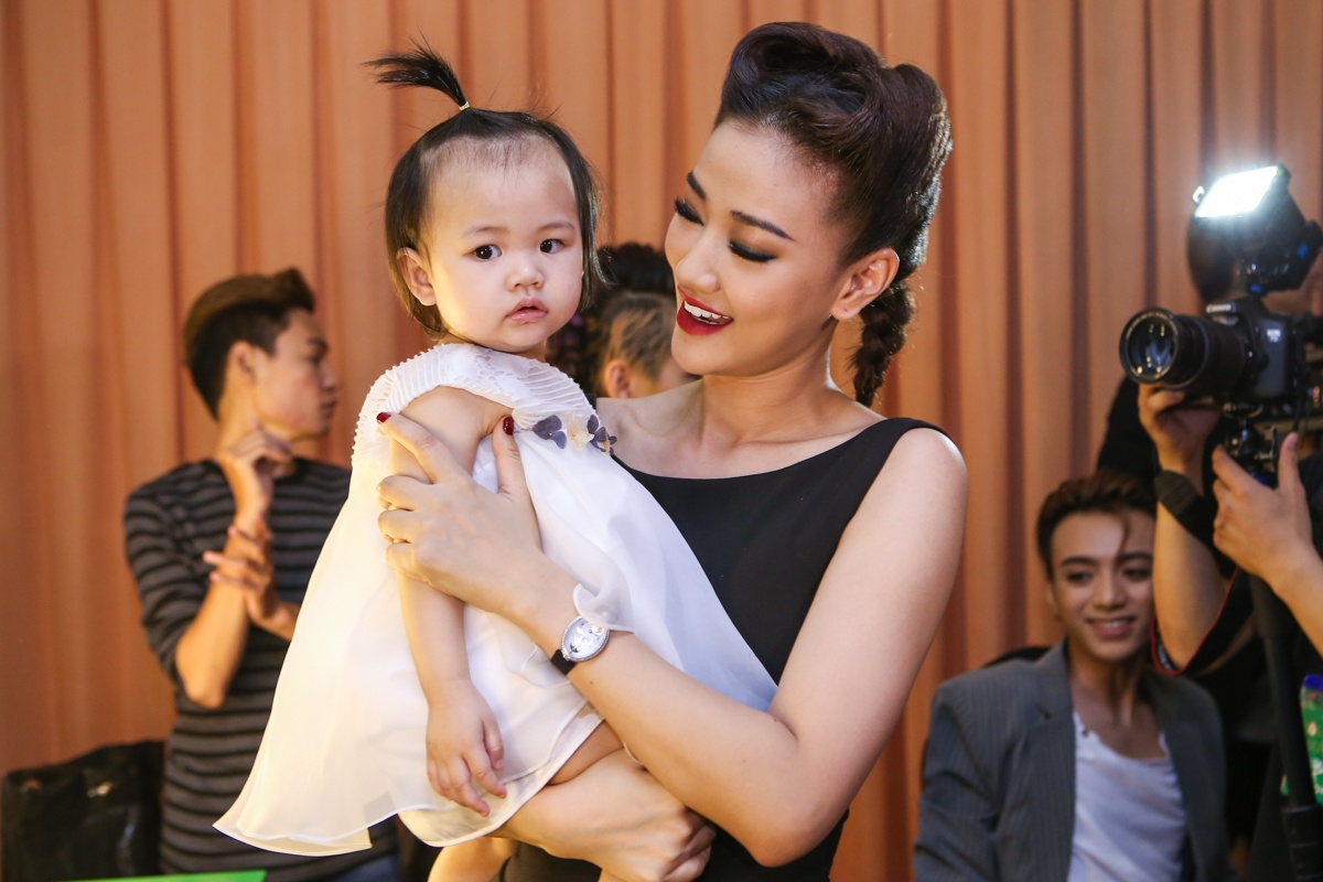 con gái Maya,  Maya khoe con,  Maya tại The Remix ảnh 1 con gai Maya,  Maya khoe con,  Maya tai The Remix anh 1