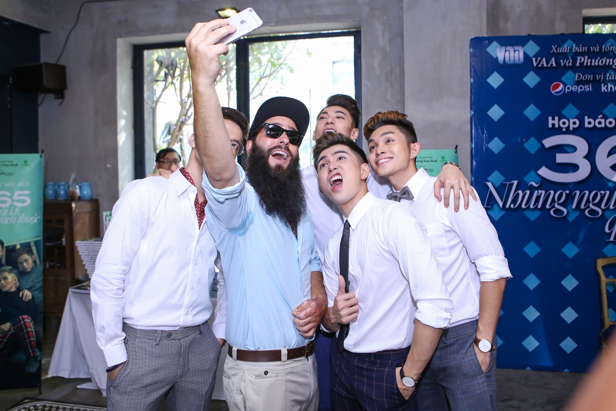 đạo diễn phim Kong, hình ảnh phim Kong, đạo diễn phim Kong thăm Việt Nam ảnh 3 dao dien phim Kong, hinh anh phim Kong, dao dien phim Kong tham Viet Nam anh 3