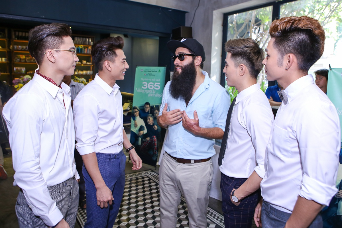 đạo diễn phim Kong, hình ảnh phim Kong, đạo diễn phim Kong thăm Việt Nam ảnh 4 dao dien phim Kong, hinh anh phim Kong, dao dien phim Kong tham Viet Nam anh 4