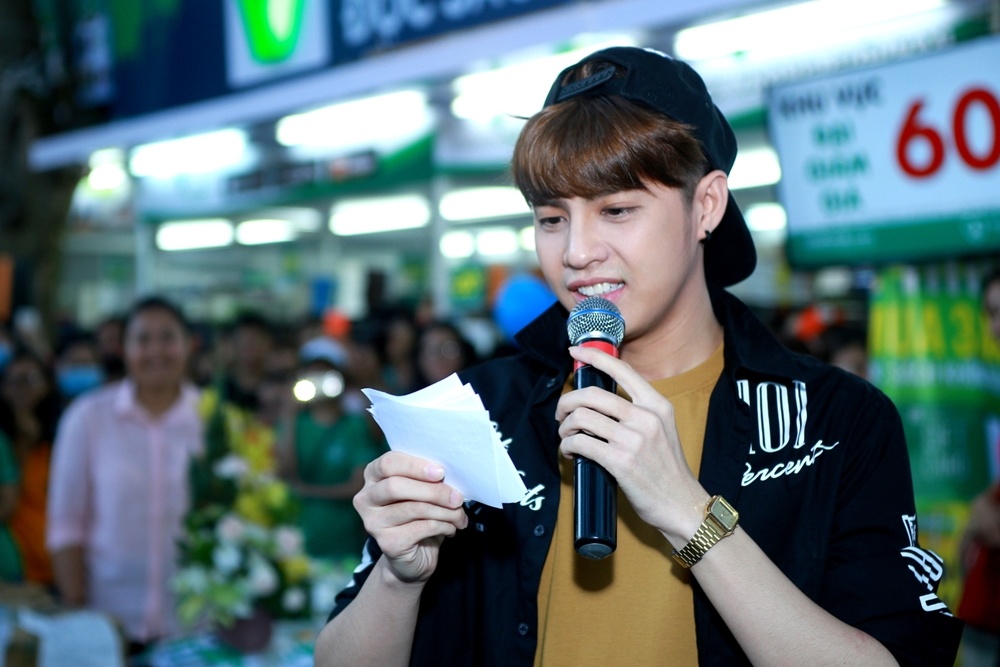 Hoat dong Hoi sach TP HCM anh 1