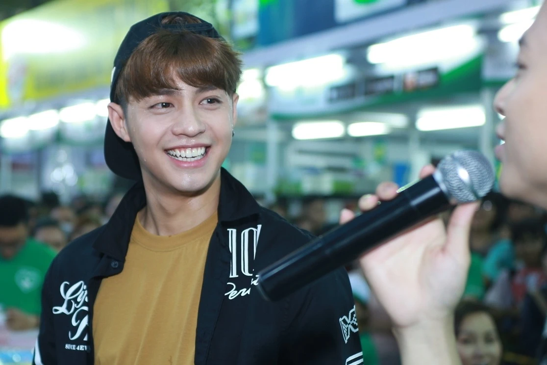 Hoat dong Hoi sach TP HCM anh 3